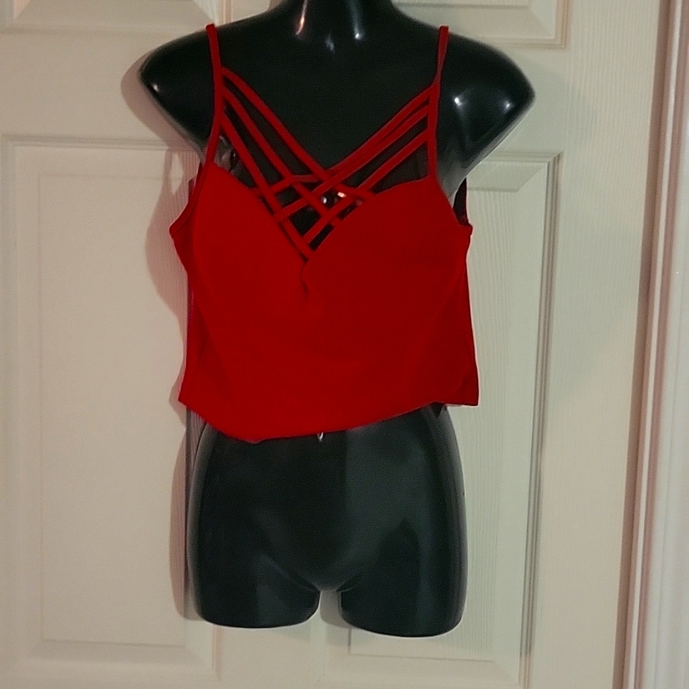 Criss cross crop top stretcy Size L